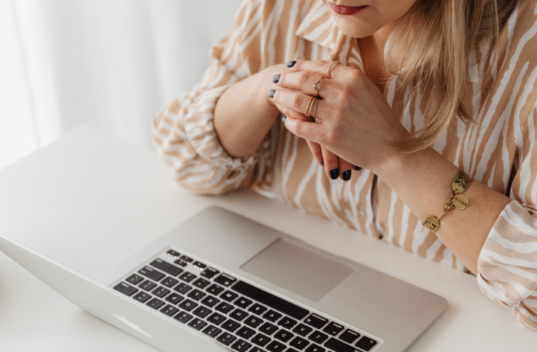 Comment trouver ses premières clientes en tant que doula ?